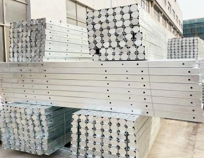 China Hot Dip Galvanized Steel Cross Arm Q235 8FT 10FT Rectangular Tube for sale