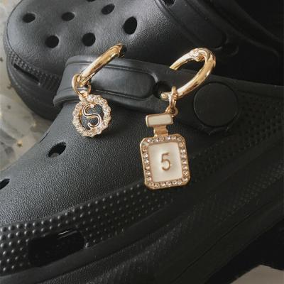 China Clog Charm Luxury Punk Croc Charms Ring Fashion DIY Shoe Metal Chains Chokers All-match Girls Decorations Trendy Hot Sale Shoes Accessories for sale