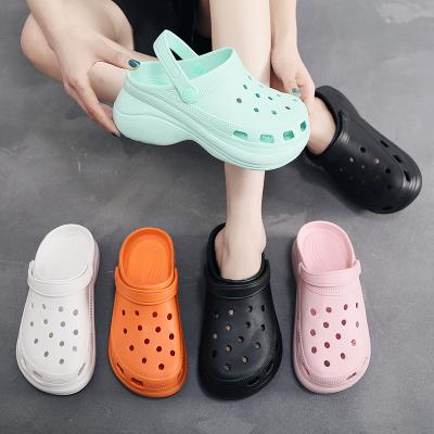 China Fashion Trend Fashion Garden Beach Croc Platform Shoes Slipper Outdoor Vendor Bedroom Shoes Ladies Unisex Anti-Slip Slides For Women for sale