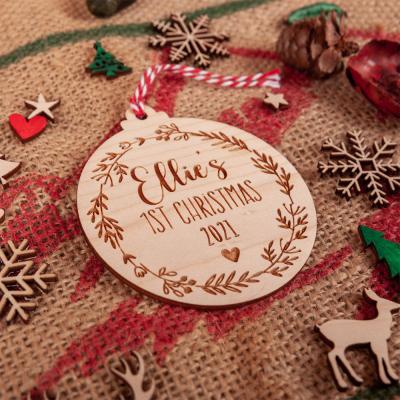 China DIY Hanging Ornaments Wooden Holiday Decorations Perforated Wood Slices Circles For Crafts Souvenir for sale