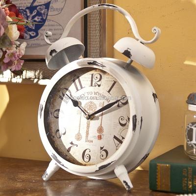 China Minimalist Fancy Vintage Bedside Decorative Metal Gift Table Clock for sale