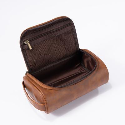 China Fashion Men and Women Portable Hanging Toiletries Bag Vintage Brown Travel 2023 New Fashion PU Leather Toiletry Bag for sale