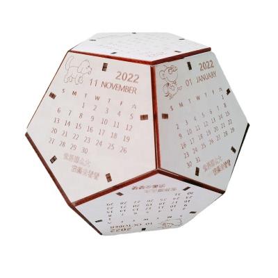 China 2022 simple desk wooden ornaments DIY folk art creative wood calendar perpetual calendar study desk calendar for sale