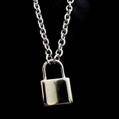 China Engraevd High Quality Anti-allergic Women Chain Lock Necklace Pendant Jewelry for sale