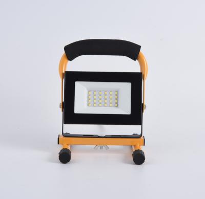 China Hotel 10w High Power IP65 Outdoor Floodlight Portable Waterproof Security Led Flood Light Solar Powered Yellow Garden 6 Hours for sale