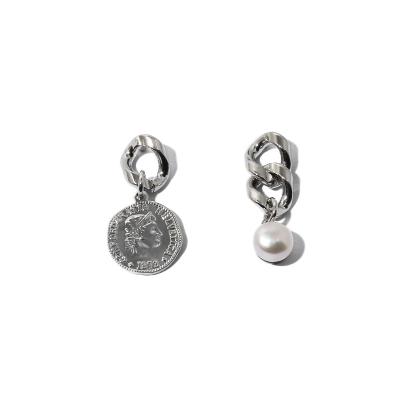 China Vintage Brass Platinum Plated Vintage Texture Portrait Asymmetrical Coin Earrings Silver Coin Pearl Wild Earrings Female for sale