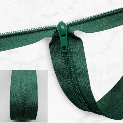 China Viable Wholesale Custom Nylon Roll Cierre 3# 4# 5# 7# 8# 10# Coil Long Zipper Chain For Garment\Textile\Bags\Tent for sale