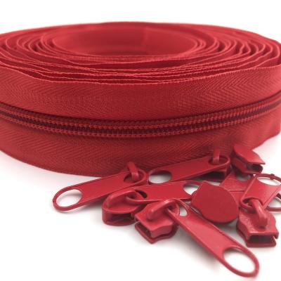 China Viable Sample Customization 5# Nylon Zipper Roll Long Chain For Dust Bag / Suit Cover for sale