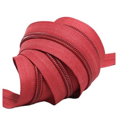 China Viable supply high quality multi color long chain nylon zippers nylon zips zipper in roll for sale 200meter viable for sale