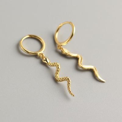 China Fashion CLASSIC Earrings Trending Sterling Silver Gold Drop Animal Small Snake Earrings Circle Huggie Earrings for sale