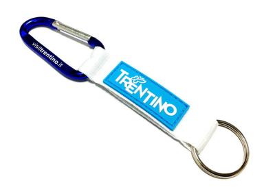 China Wit Sleutelkoord die Rubberpvc-Embleemdouane Carabiner Keychain voor Eenvoudig Merk naaien Te koop