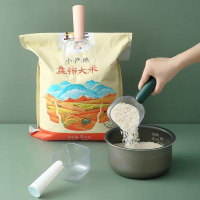 China Manufacturer Direct Selling Creative Kitchen Products 250ml PP Material Multifunctional Viable Clip Rice Transparent Measuring Spoon for sale