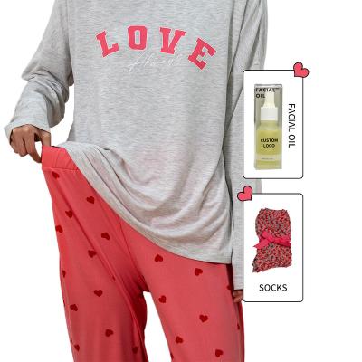 China RTS Cotton Polyester QUICK DRY Skin-Friendly Holiday Valentines Day Couples Pajamas Sets for sale