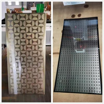 China CNC-graveringsmachine voor spiegel decoratieve gegraveerde roestvrijstalen plaat liftdeur Te koop