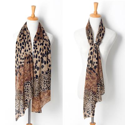 China Keep the slack warm & Comfortable Air Chiffon Scarf New 2021 Long Version Leopard Scarf Korean European American Print Scarf Wholesale Chiffon Scarf for sale