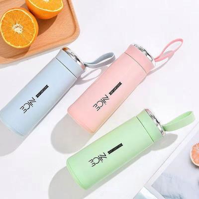 China Sustainable Wholesale Portable 400ml Glass Bottles With Rope Outdoor Custom Logo Children Glass Drinking Bottle for sale