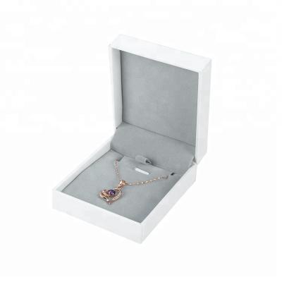 China Professional Supplier Handmade High End Plastic Jewelry Boxes Pendant Necklace Box for sale