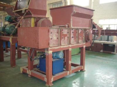 China Small Plastic Shredder Machine For Garbage Large Rotating Torque SSJ-400-600 for sale