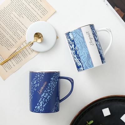 China Viable hot sale ceramic mug with lid spoon, high value can be customized logo ceramic mug for sale