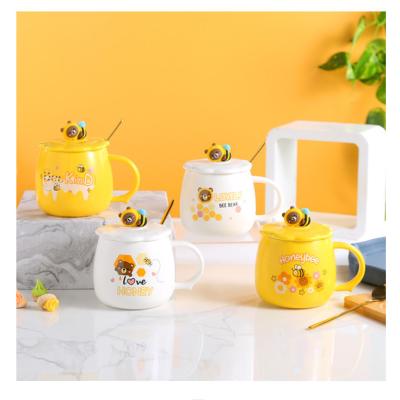 China Small Viable Cartoon Creative Bee Ceramic Mug, 3D Gift Coffee Cup Mug With Spoon Lid Can Be Printed With Logo for sale