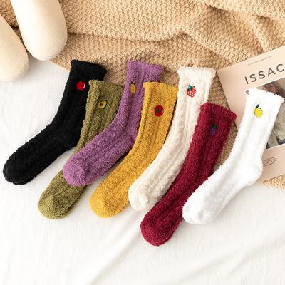 China Fashion Breathable Wholesale Medium Coral Velvet Food Socks Fuzzy Socks Thickened Warm Home Socks for sale