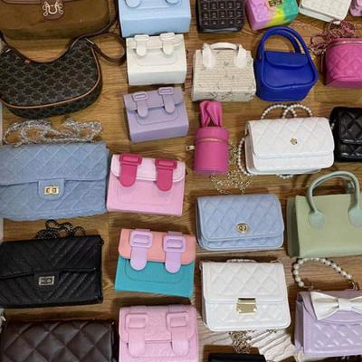 China Lady Popular Cheap Bulk Wholesale 90% Clean Brand New Fashion South African Used Bags for sale