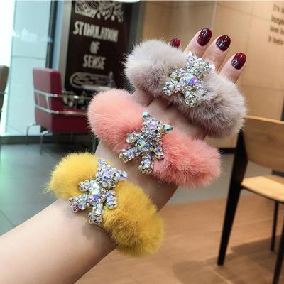 China Popular Christmas Fur Color Super Soft Scrunchies Environmentally Friendly Stretching Girl's Teddy Bear Scrunchies Ties for sale