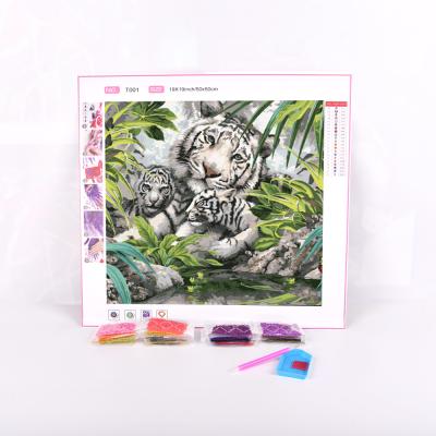 China Personalized Custom Design 5d DIY Tiger Diamond Painting Wild White Crystal Animal Painting From Photo Customization for sale