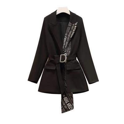 China Stylish chic Anti-wrinkle letter scarf notched neck belted blazer ladies fall blazer black women for sale