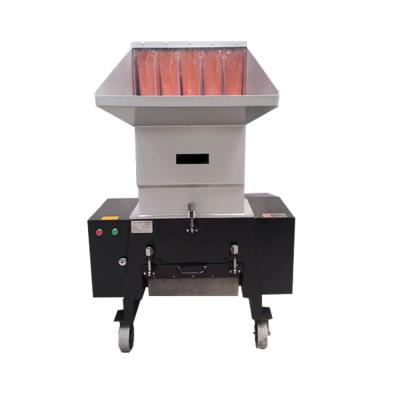 China Plastic Products Fast Powerful Silent Electric Plastic Flakes Plastic Crusher Machine 1000kg Hour for sale