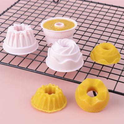 China Wholesale Disposable Kitchen Mini Tool Easy Release 3d Cake Non Stick Silicone Baking Molds for sale