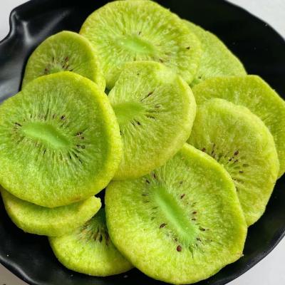 China De voedzame Groene Vruchten Vacuüm Droge Kiwifruit Spaanders van Fried Fresh Kiwi Organic Snacks Te koop