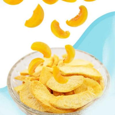 China Pick me! Low Fat Vacuum Fried fruits Crisp Healthy Hot Sale Yellow Peach Chips Snacks for sale