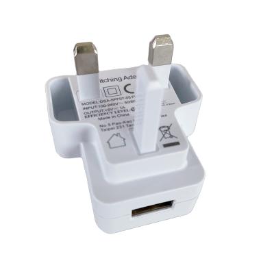 China Hot Selling AC to DC Adapter AC Plug UK standardr Charger 5V 1A Usb Power Adapter 5W DSA-5PF07-05 for sale