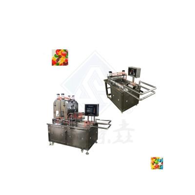 China Semi Automatic Soft Jelly Gummy Candy Making Machine 50 kgs/h in 1900*900*1620mm Size for sale