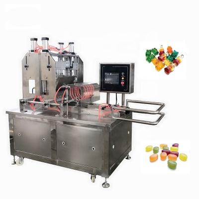 China Nahrungsmittelverarbeitungsgeräte 500 kg Mini-halb-automatische Maschine zum Herstellen von weichen Gummi-Süßwaren zu verkaufen