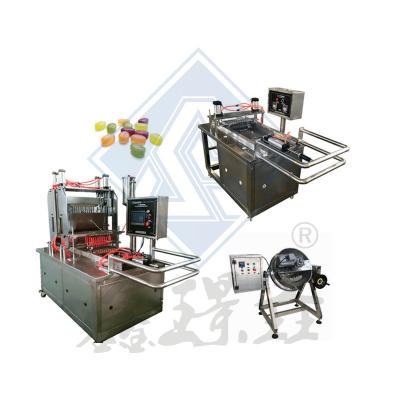 China Línea de producción semiautomática de caramelos en forma de sándwich con riego multicolor en venta