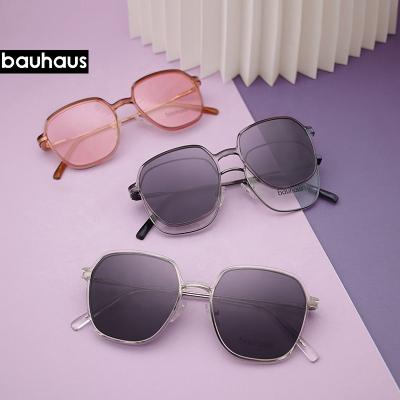 China X104 Movie Polarized Unisex Fashion Clip On Magnetic Glasses Frame Oversized Men's Sunglasses for sale