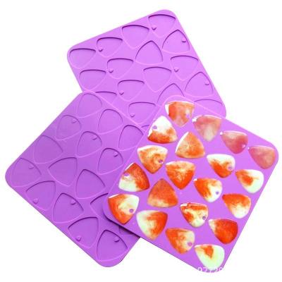 China 0175 DIY Triangle Pick Viable Guitar Crystal Epoxy Crystal Silicone Mold Epoxy Resin 2 Sizes for sale