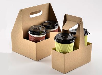 Cina 4 tazze del pacchetto ondulato del supporto di tazza del tè del latte del contenitore di carta del portatile della bevanda alle tazze di caffè asportabili di 350-700ml in vendita