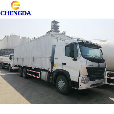 China Sinotruck Howo 9800x2496x3630mm Transport 6x4 25 Ton Wing Van Truck for sale