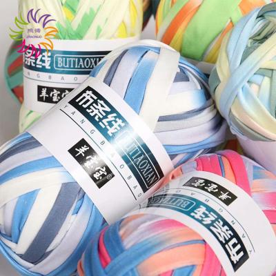 China ZHAONUO Apparel Band 100%Polyester T-shirt Buns Viable Fancy T-shirt Fabric Chunky Yarn Turkey For Hand Crochet Knitting for sale