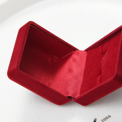 China Factory Price Luxury Custom Wedding Jewelery Packaging Display Paper Suede Velvet Jewelry Display Gift Ring Box for sale