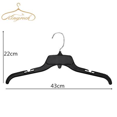 China Amazon Hot Sale 17-Inch 484 PS Adult Metal Man Shirt Material Eco-Friendly Hook Tops Black Plastic Dress Skirt Hanger for sale