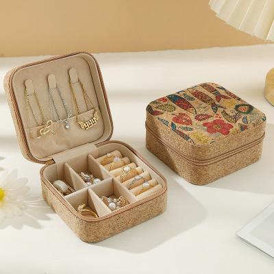 China ORIGINAL PREMIUM CORK JEWELRY BOX PORTABLE TRAVEL EARRINGS RING NECKLACE STORAGE BOX en venta