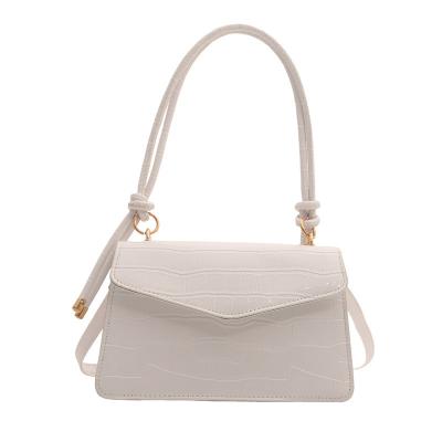 China PATENT LEATHER PURE COLOR QUALITY ALL-IN-ONE BAG WOMEN'S HAND BILL SHOULDER CROSSBODY BAG UNDERARM WOMEN'S BAG en venta