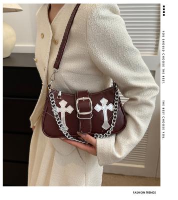 China HIGH-GRADE UNDERARM BAG WOMEN'S NEW AUTUMN AND WINTER FASHION NICHE FASHION EVERYTHING RETRO CHAIN COMMUTER SHOULDER UND for sale