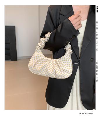 China WOMEN'S BAG TREND NEW TREND INS TREND ALL-IN-ONE SHOULDER BAG SPRING AND SUMMER FASHION CLOUD FOLD BAG en venta