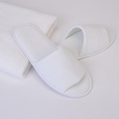 China Exquisite Disposable Disposable Velvet Slipper 100% Cotton Hotel Amenities Hospital Slippers for sale