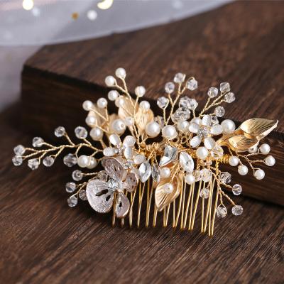 China Elegant Bridal Hair Comb Wedding Handmade Crystal Chain Gold Foil Pearl Hairpin Hot-selling Hair Comb Newest Wedding Accessories for sale